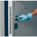 Die Bedeutung des Schlossers bei Türnotöffnungen in Ihrer Wohnung Türnotöffnungen